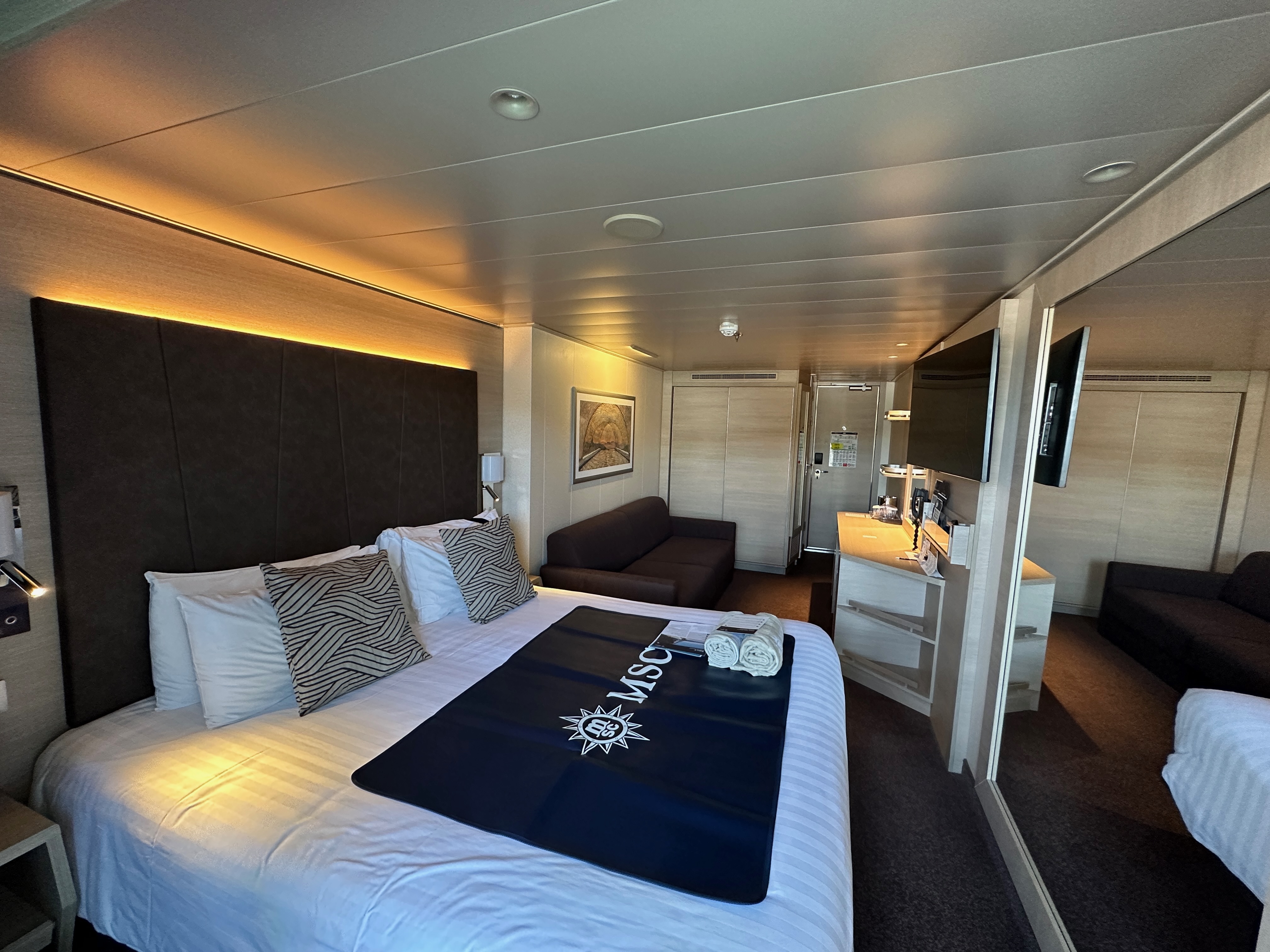 Moderne Balkonkabine auf der MSC World Europa