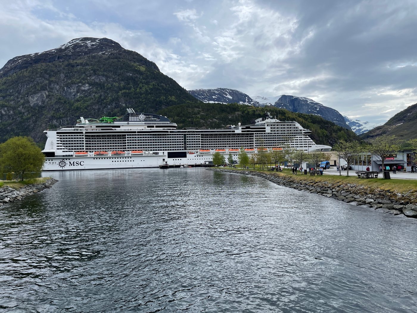 MSC Grandiosa in Hellesylt