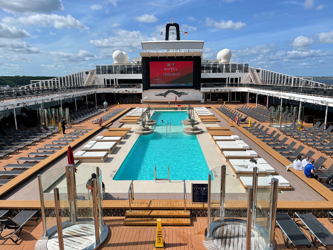 Pooldeck der MSC Grandiosa