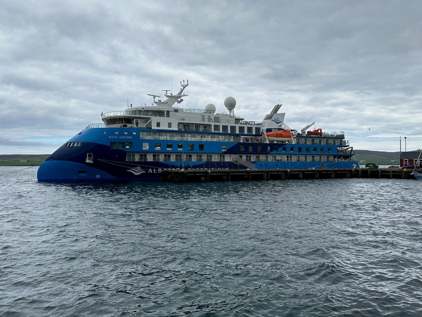Ocean Albatros im Hafen