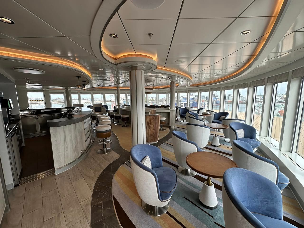 Panoramabar auf der Ocean Albatros