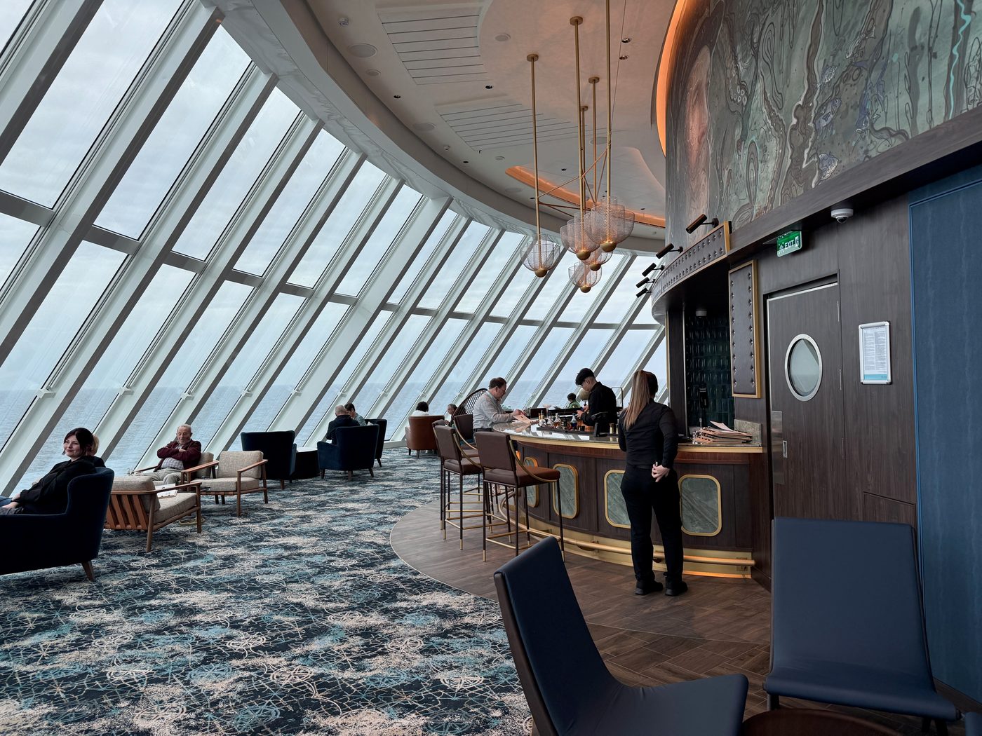 Panorama-Lounge auf der Mein Schiff Relax
