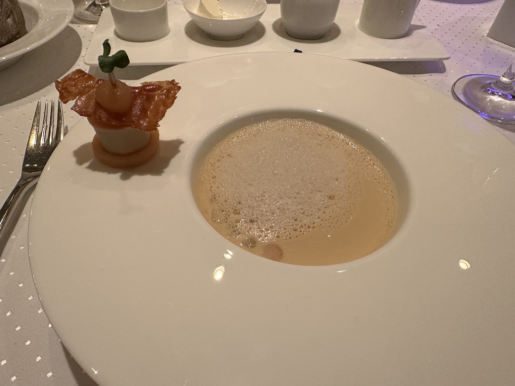 Serrano Parmesan Suppe im Rossini