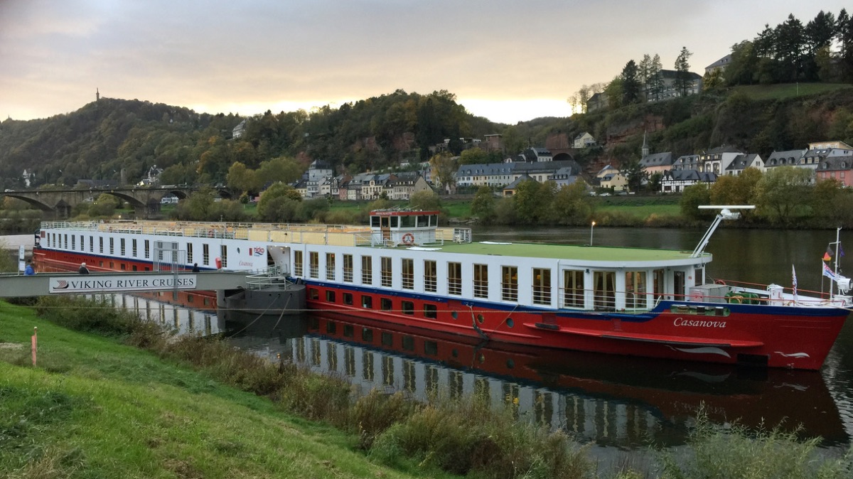 MS Casanova auf einem europäischen Fluss