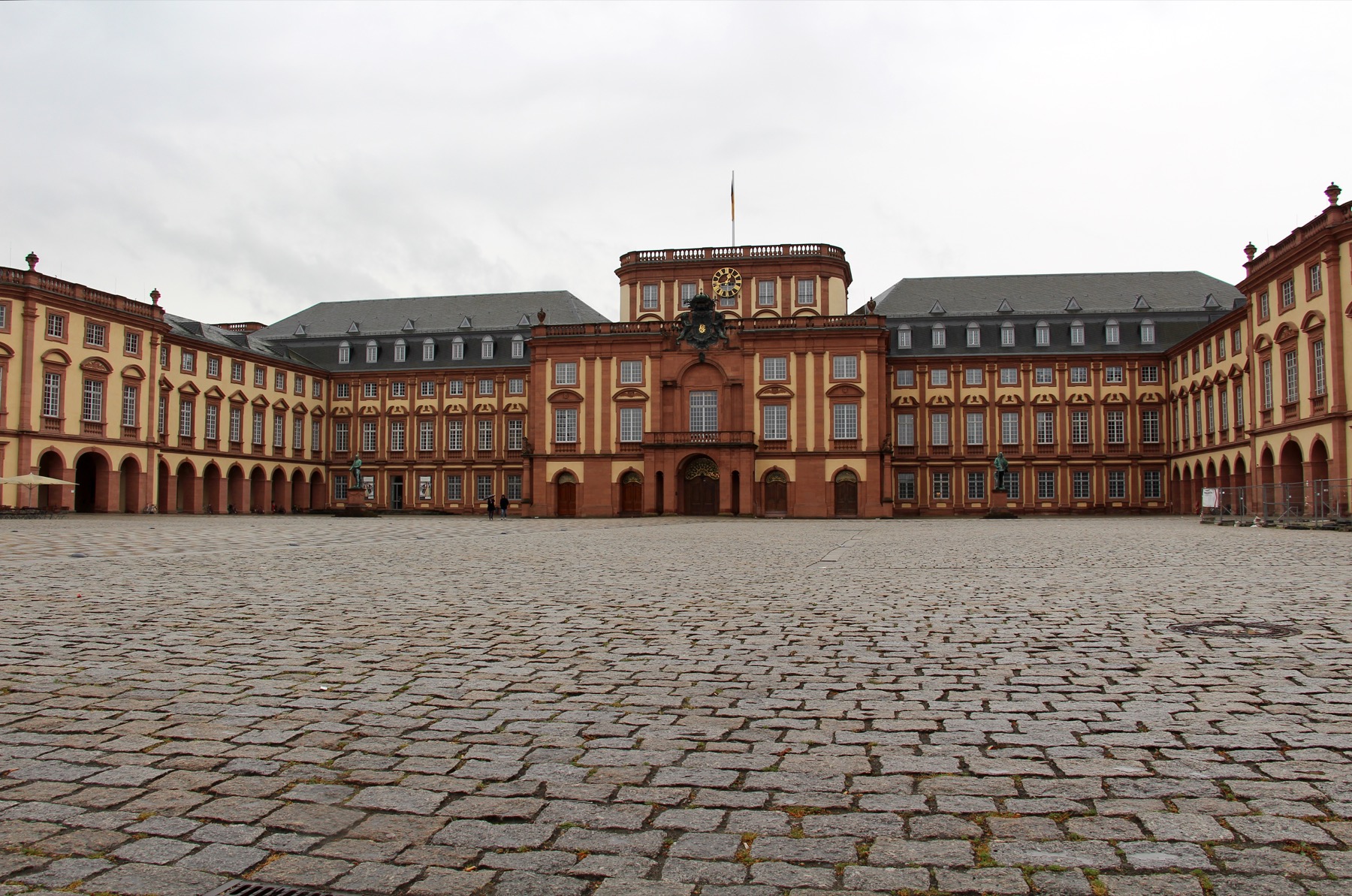Ehrenhof des Mannheimer Barockschlosses