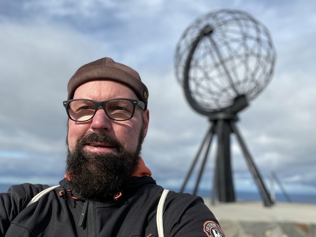 Am Nordkap-Globus – ein persönlicher Reisemoment.