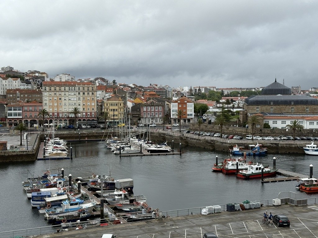 Ferrol mit Hafen und Stadtfront