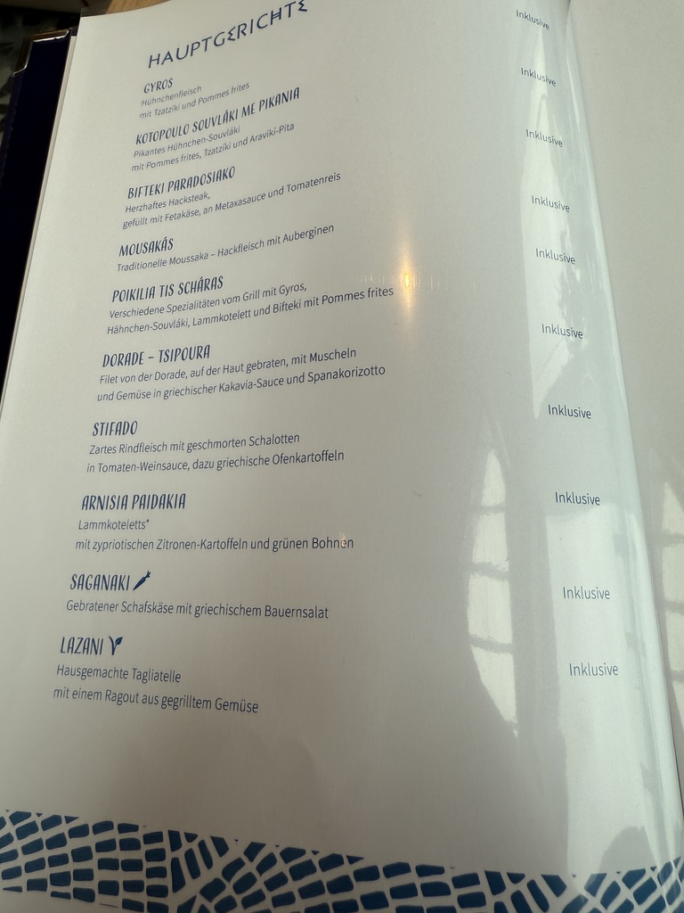 Hauptgerichte auf einer Beispielkarte der Taverna Dionysos von 2025